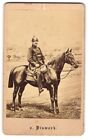 Fotografie Portrait Otto von Bismarck in Uniform zu Pferde, Reichskanzler 