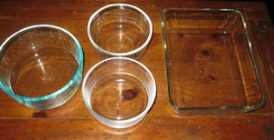4PCS. Vintage PYREX #7201 tinted Mixing Bowl, 2 USA, 1-EGYPT/ 1- 7211 DISH - Picture 1 of 3