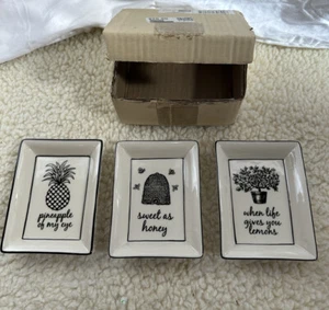 3 Andrea By Sadek  Southern Hospitality Bee Ceramic Rectangular Trinket Dishes - Picture 1 of 5