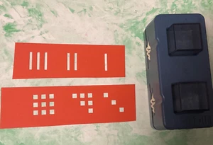 Rare CREATIVE MEMORIES Multi 6 in 1 Square Ribbon Strip Lines Card CRAFT PUNCH - Bild 1 von 5