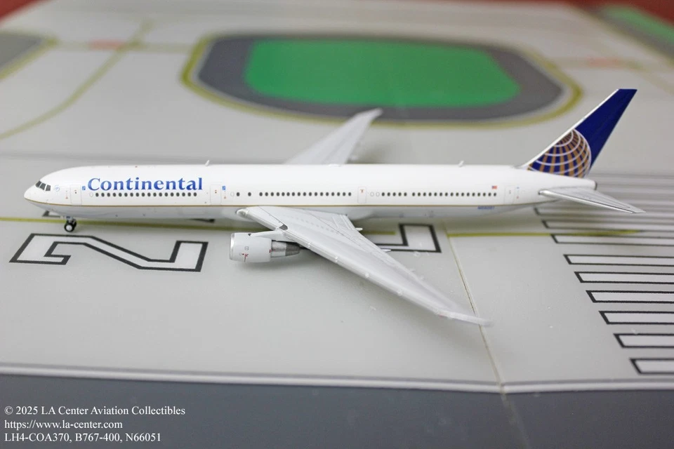 JC Wing Continental Airlines Boeing 767-400 en último color modelo diecast 1:400 Foto 1 de 1