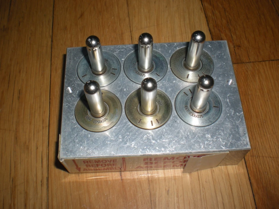 Nuevo de Lote Antiguo 1995 1996 1997 Lincoln Town Car AB BLOQUE DE VÁLVULAS F5VY-2C266-A Foto 1 de 2