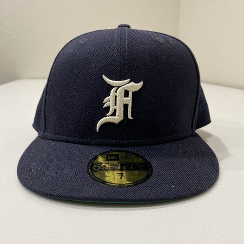 Cappello aderente New Era Fear Of God Essentials 59 FIFTY 7 stile nero 60185364