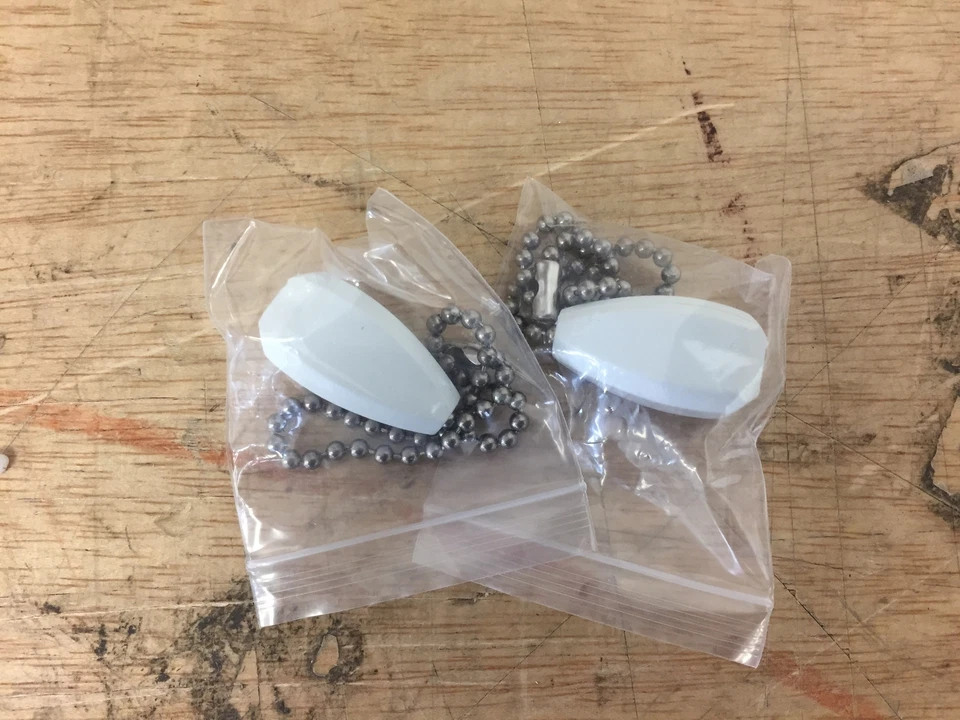 Пара пластиковых цепей для потолочного вентилятора без указания бренда сменные белые - Изображение 1 из 1