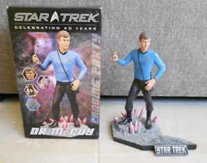 DR. MCCOY Bones Star Trek Diamond Select Statue Landing Party set + logo base LE - Imagen 1 de 17