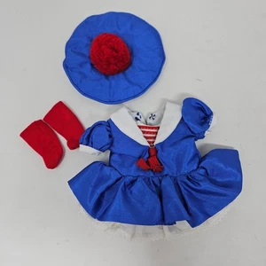 1999 Vogue Ginny Journeys to Paris Outfit Dress Hat Socks - Picture 1 of 3