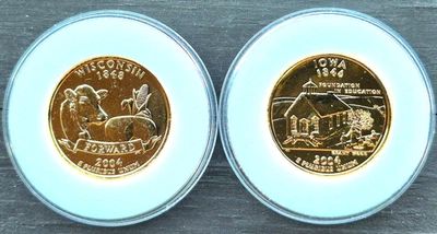 2004 D Iowa and 2004 D Wisconsin 24k Gold Plated State Quarters in Capsules - Image 1 of 4