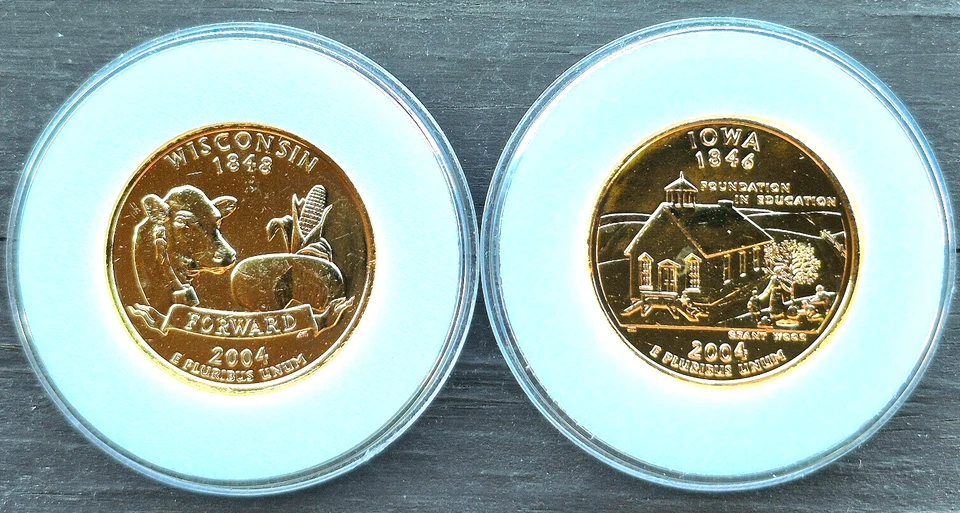 2004 D Iowa and 2004 D Wisconsin 24k Gold Plated State Quarters in Capsules - Image 1 of 4