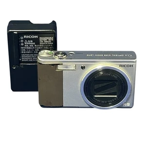RICOH R8 10.0MP Compact Digtal Camera With Battery & Charger From JAPAN Silver - Picture 1 of 17