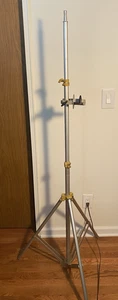 Trípode con soporte de luz vintage para iluminación fotográfica con accesorio de garra (100 pulgadas) - Imagen 1 de 19