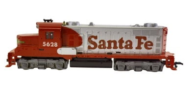 Santa Fe GP20 5628 Tyco Diesel Locomotive HO Scale Red & Silver Model Train - Image 1 of 4
