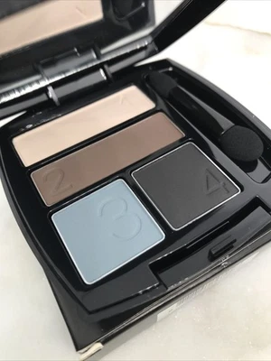 Sombra de ojos Avon True Color Quad SMOKE & FOG ~NUEVO estado~ ¡Nueva en caja! Foto 1 de 4