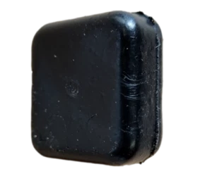 ukscooters VESPA STAND RUBBER CUSHION PAD GROMMET BLACK PX 125 150 LML T5 P200E - Picture 1 of 3