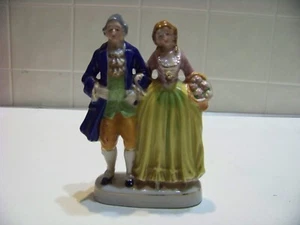 Estatuilla vintage de un hombre y una mujer de Japón ocupado de 6 pulgadas de alto - Imagen 1 de 3