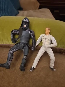 Vintage 2001 Planet Of The Apes Action Figures Attar Good Condition - Picture 1 of 5