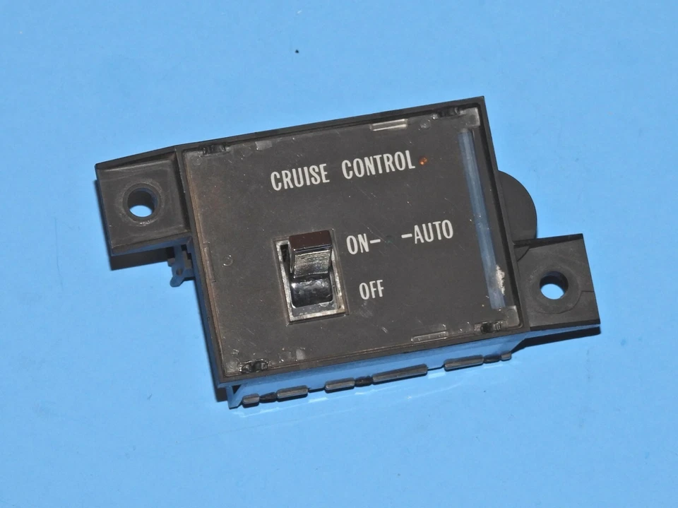 Interruptor de control de crucero Cadillac Deville Fleetwood Brougham 1979-92 OEM Foto 1 de 4