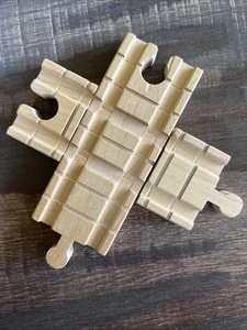 Tren ferroviario de madera Thomas & Friends CLICKETY CLACK CROSS TRACK DIFÍCIL DE ENCONTRAR USADO EN EXCELENTE ESTADO - Imagen 1 de 4