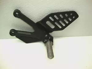2017-2021 YAMAHA YZF R6 LEFT REARSET DRIVER FOOT PEG BRACKET MOUNT 2019 2020 - Picture 1 of 1