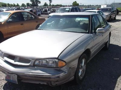 Puerta trasera derecha vidrio usado se adapta: Pontiac Bonneville 1996 trasero derecho grado A Foto 1 de 4