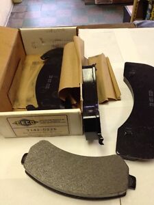 PMD225 Semi Metallic Disc Brake Pad Set made in USA Generic