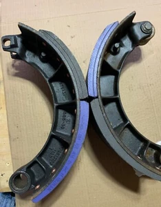 BRAND NEW OEM COMPLETE BRAKE SHOES 2 (Pair) 4656 Drum Brakes for Transit Bus - Bild 1 von 20