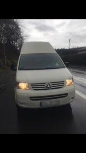 VW T5 Krankentransporter mit Wohnmobil Zulassung mit Motorproblem - Bild 1 von 7