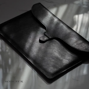 Luksusowa rękaw na laptopa, 5 lat gwarancji! Etui na MacBooka 13", Skórzane etui MacBooka, Czarne - Zdjęcie 1 z 10