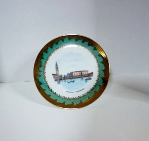 Plate Round 8.25" Venezia Panorama Gold & Green Rim Seltmann Weiden Bavaria GOOD - Picture 1 of 8