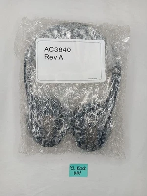 AC3640 Headphones - Image 1 of 4