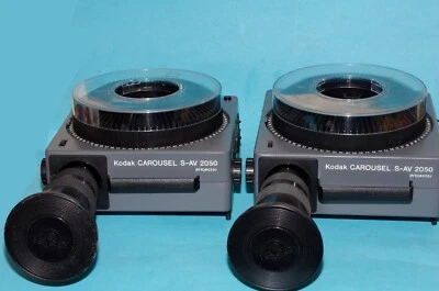 Diaprojektor KODAK CAROUSEL S-AV2050 mit ISCO 200 - 300 mm + 5 magazine S-AV2000 - Bild 1 von 4