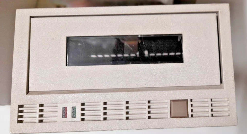 EXABYTE EXB-8200  2GB 8MM SCSI Internal backup tape, black or white - Image 1 of 4