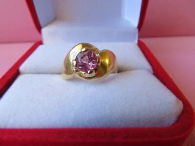 18k Solid Yellow Gold Pink Sapphire Ring Size 6.5 - 4.64 Grams - Image 1 of 4