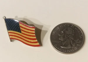 Spilla o cappello, tracolla, borsa da bavero di qualità smaltata sventolante bandiera americana. Smalto VG - Foto 1 di 2
