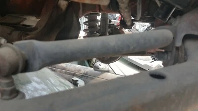 Barra estabilizadora delantera 94 Geo 2x2 se adapta a 94 TRACKER  Foto 1 de 4