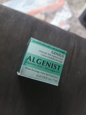 Crema antienvejecimiento Algenist GENIUS Ultimate - 0,23 OZ Foto 1 de 3