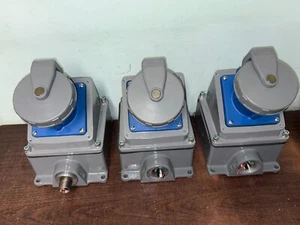 3 HUBBELL 460R9W 60 AMP 3PH PIN & SLEEVE RECEPTACLE ANGLED BOX AND BOTTOM BOX - Picture 1 of 8