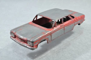BG726 Dinky Toys France #552 Chevrolet Corvair - épave E/- - Imagen 1 de 3