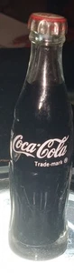 Vecchia Mini Bottiglia Coca-Cola Vetro 3 1/8" Miniatura con Tappo Piccola Pubblicità Piccola - Foto 1 di 5