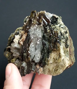 Clinozoisite with Quartz from Warsak Kpk Pakistan. - Picture 1 of 12