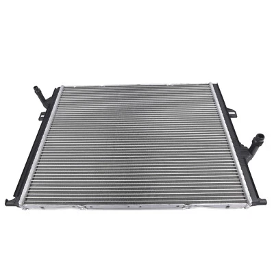 Conjunto de radiador de refrigerante de motor para BMW 2017-2021 230i/230i xDrive L4 2,0 L Foto 1 de 4