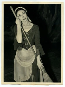 Margot Fonteyn im Ballett "Cinderella" von Frederick Ashton. Tanz. Tanz. - Bild 1 von 2