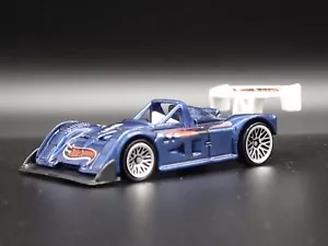 Riley & Scott Mk III Gara Auto 1:64 Scala da Collezione Diorama Modellino Auto - Foto 1 di 7