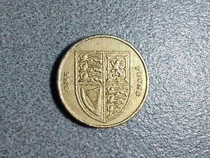 2012 UK POUND COIN - GBP1 - ROYAL SHEILD - CIRCULATED CONDITION.