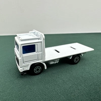 Camión de reparto Volvo Matchbox Fleet blanco diecast suelto 1:90 1981 sin contenedor  Foto 1 de 4