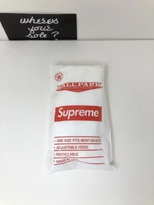 Poncho de lluvia Supreme BallPark logotipo de caja SS20 regalo nuevo DS - Imagen 1 de 7