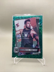2025 Topps Chrome WWE - #76 Cruz Del Toro - Teal Laser Refractor /175 - RAW - Bild 1 von 2