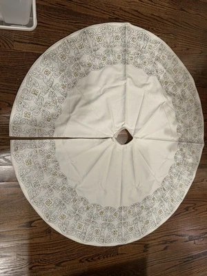 Crate & Barrel | Falda Árbol Brillo Dorado y Plata 52" Foto 1 de 3