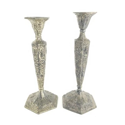 Par de candelabros vintage chapados en plata Barbour y otros holandeses Repousse Foto 1 de 4