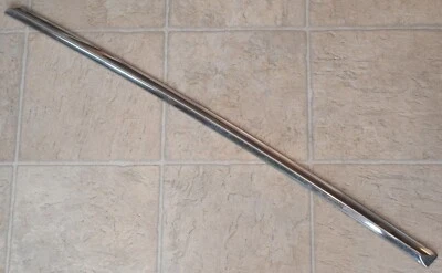 NOS 1958 Ford Fairlane 500 Town Victoria & Sedan guarnição de porta superior traseira direita Mldg - Imagem 1 de 4