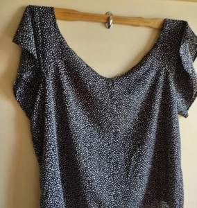 blouse women black  with white  spots Size 3XL Nice for  Summer pre owned   - Picture 1 of 5